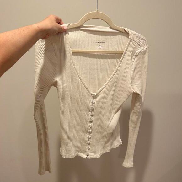 Anthropologie Cream long sleeve top with button detail Size XS - Picture 1 of 4